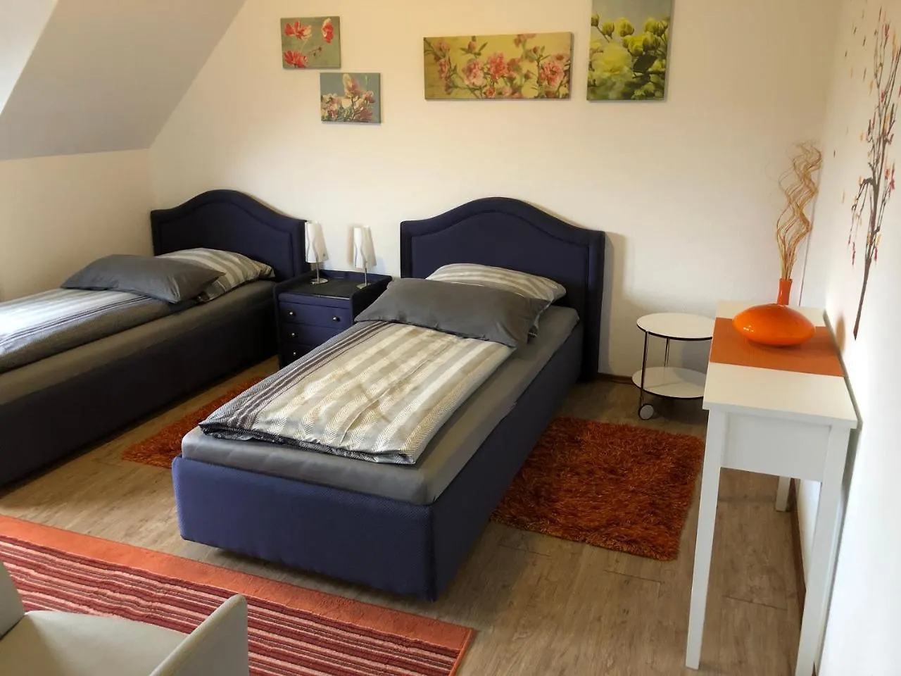 Messezimmer 4 u 2 Düsseldorf Apartment