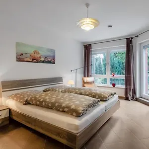 Modernes In Schöner Lage Apartment